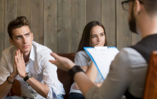 זוג בגישור גירושין