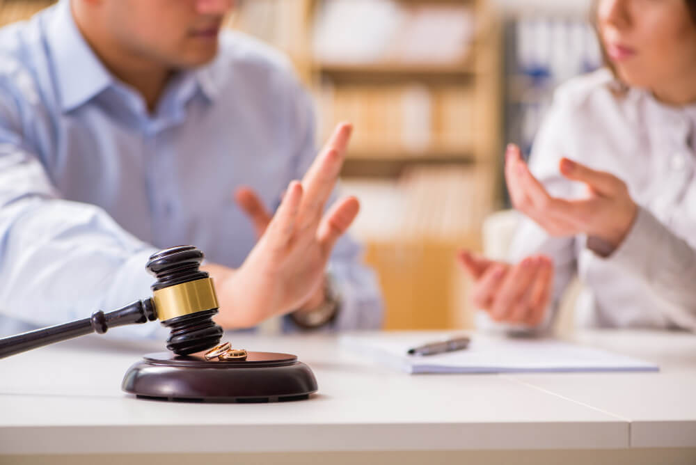 כמה עולה עורך דין גירושין 